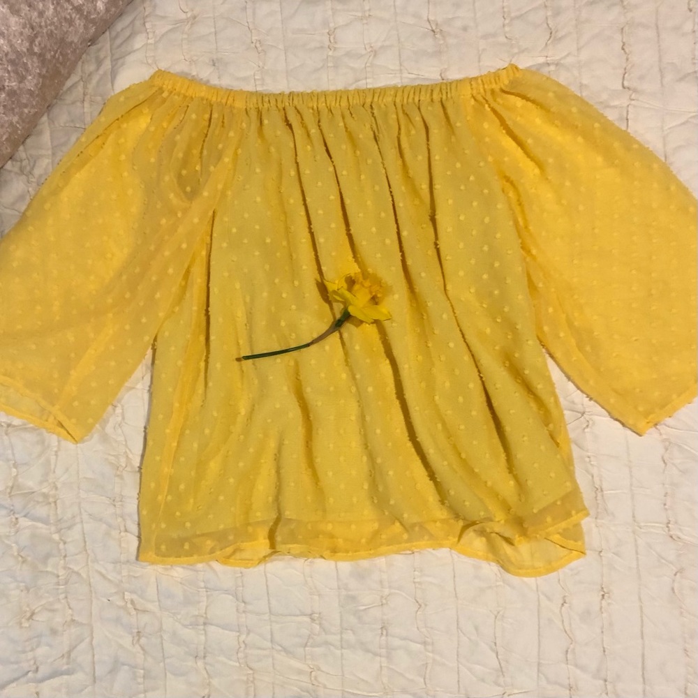 Francesca’s Boutique Yellow Blouse Size XS